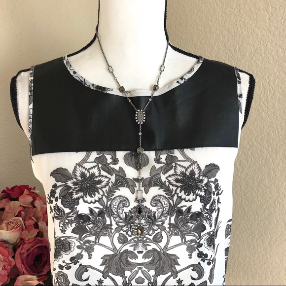 Bisou Black and White Sheer Sleeveless Tunic Top - Picture 3 of 8